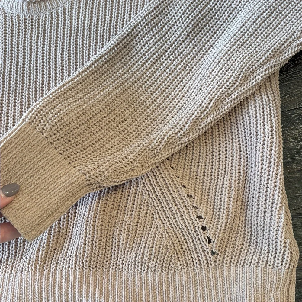 Abercrombie and fitch sweater - Picture 3 of 4